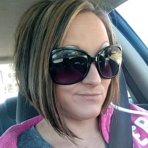 Meet your Posher, Alicia